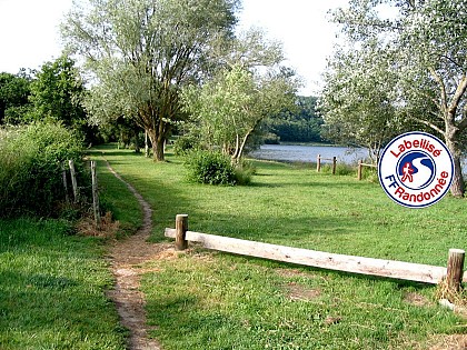 Sentier des coteaux du Lac - SAINT JULIEN DES LANDES (85)