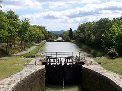 Canal du Midi à vélo de la Méditerranée à Castelnaudary