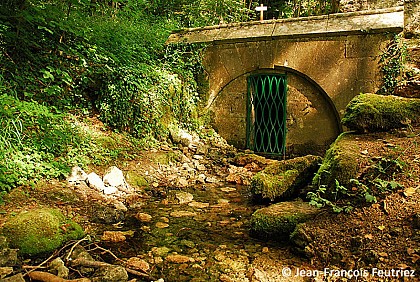 马恩岩源