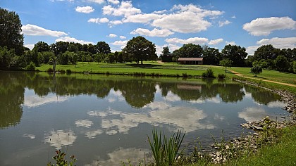 CIRCUIT PÉDESTRE LE SENTIER DE LA PIERRE ROSE