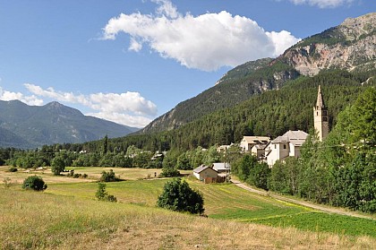 Landscape observation trail around Val-des-Pres