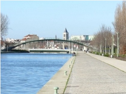 Canal Saint-Denis by bicycle