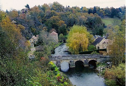 La Sarthe, bordée de peupliers