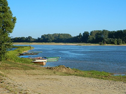 A vélo, les petits coins secrets de la Loire.