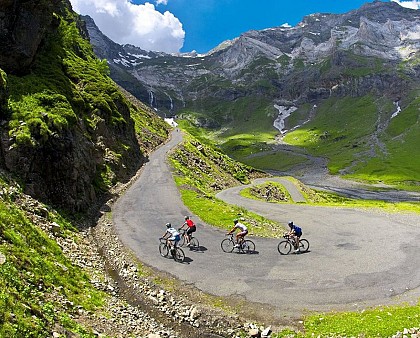 La montée au cirque de Troumouse