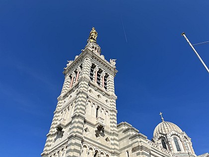 Hiking from Notre Dame de la Garde, to Roucas Blanc and Corniche