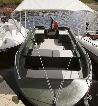 Circuit sur le lac du Salagou en bateau électrique, sans permis