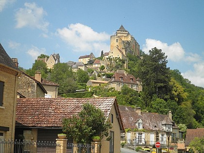 Point de vue sur la Dordogne , Croix de la mission  à Castelnaud