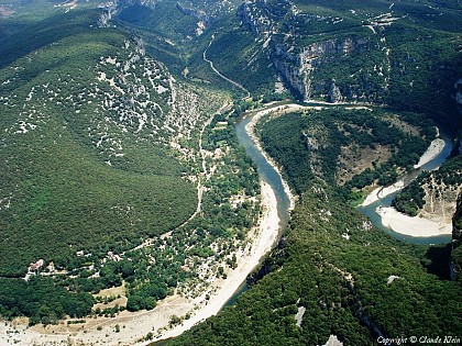 Les gorges de l'ardèche vu d'en bas