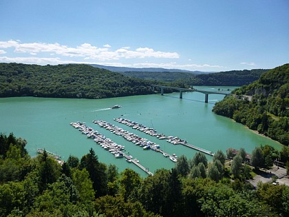 Les falaises de Surchauffant