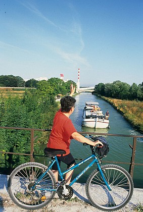 Chemin du canal Saint-Martin