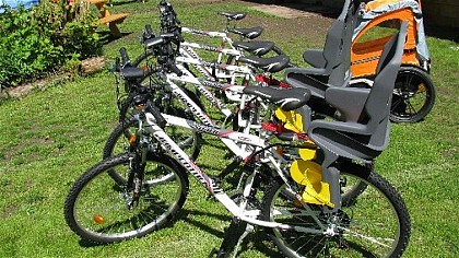 Bueil - Anet en vélo par la route avec canoë nature Anet