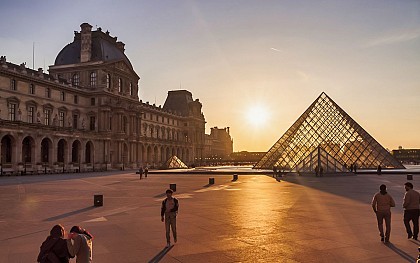 Louvre Museum Small Group Guided tour