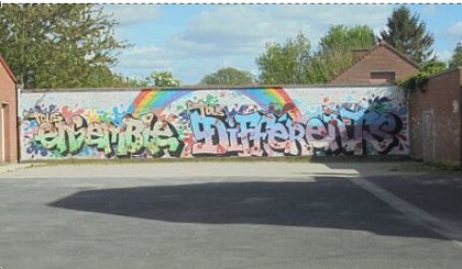 Fresque réalisée par les jeunes des mercredis loisirs au Carrefour de l’amitié.