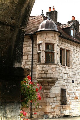 HÔTEL PARTICULIER DES SIRES DE NEUFCHÂTEL
