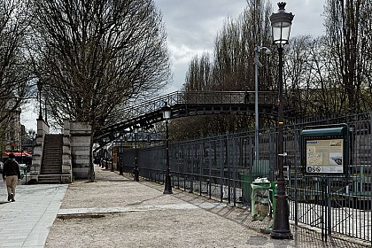 Passerelle des écluses de la Villette