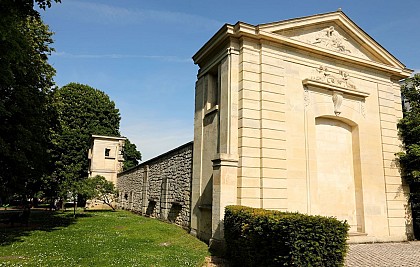 Vestiges du château de Roissy