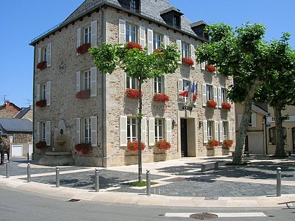 Rignac: Commerces et services, musée, parc, etc.