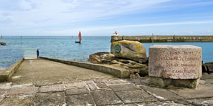 Le grand médaillon de bronze