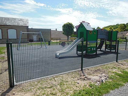 Aire de pique-nique et de jeux de St Hilaire sur Puiseaux