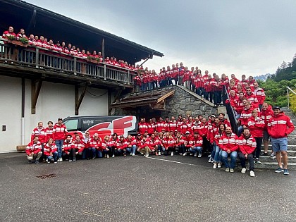Ecole du Ski Français Ski et Snowboard - Bureau Village