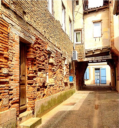 La bastide de Saint-Sulpice-La-Pointe