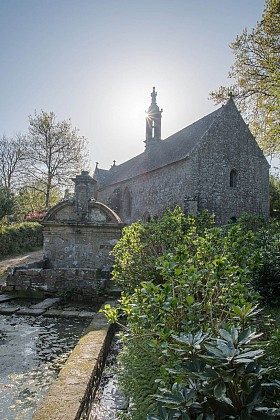 La chapelle Notre-Dame-de-Bonne-Nouvelle et la fontaine Saint-Eutrope