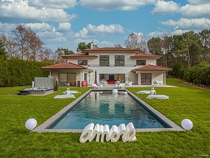 Villa House Zyx