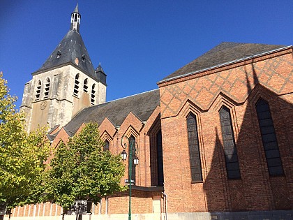 EGLISE SAINTE JEANNE D'ARC DE GIEN