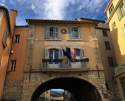 Le Porche de l'Hôtel de ville