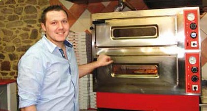 Pizzeria Yanno's Pizza 2