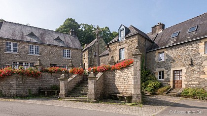 VIEUX BOURG (OLD TOWN)