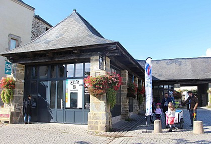 Rochefort-en-Terre, place des Halles