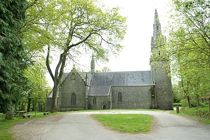 La chapelle de la Houssaye et son calvaire