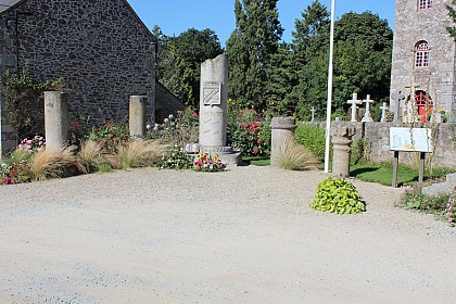 Place de l'église, des vestiges romains à l'enclos paroissial