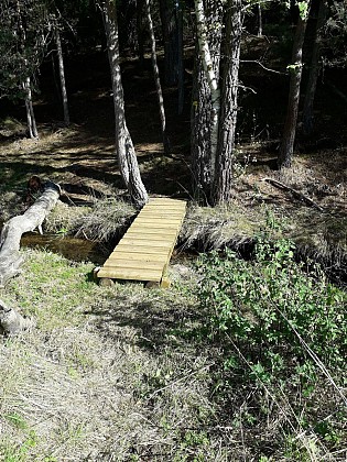 Passerelle sur le ruisseau de Prévenchère