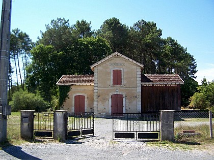 Aire de pique-nique de l'ancienne gare Villagrains