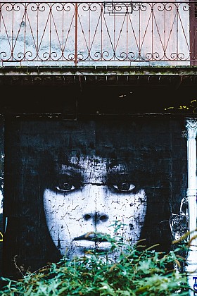 Fresque : E-Dolls