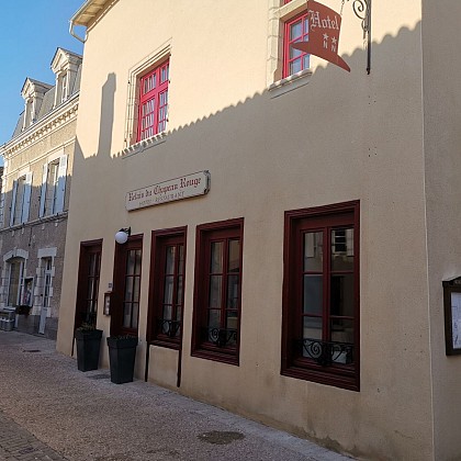 Hôtel-Restaurant Le Relais du Chapeau Rouge