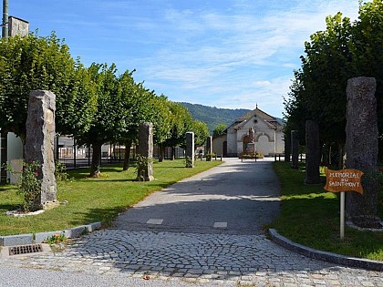 LE JARDIN PAROISSIAL ET SON MEMORIAL DU SAINT-MONT