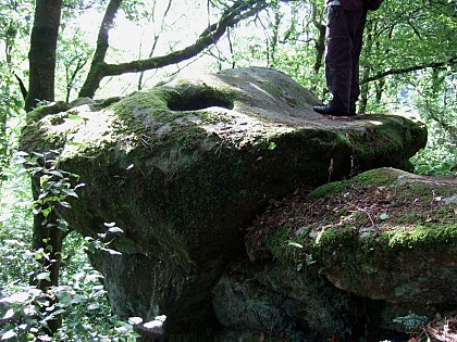 Pierre du Pont Quil =The Stone of Quil Bridge  Sulniac