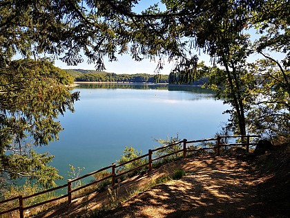 Lake Saint-Étienne-Cantalès