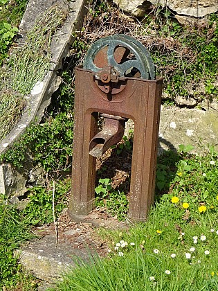 Neauphle-le-Château, ancienne fontaine