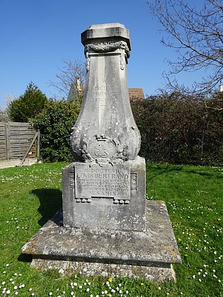 Neauphle-le-Château, monument du Docteur Bertrand