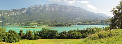 Belvèdère de St-Alban-de-Montbel sur le Lac d'Aiguebelette
