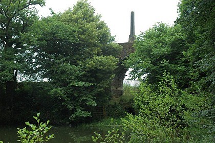 Obélisque du Château du Plessis