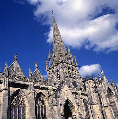 Church of Notre-Dame and its pipe organ