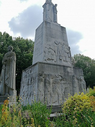 Partez à la découverte du vase de Soissons !