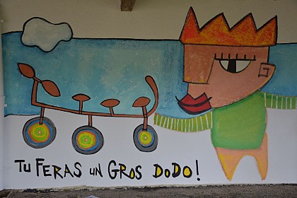 Fresque de l'artiste MIKA, peintre à vélo