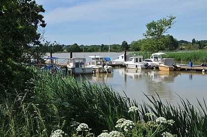 Le port de l'Aiguette (à 750 m hors itinéraire)